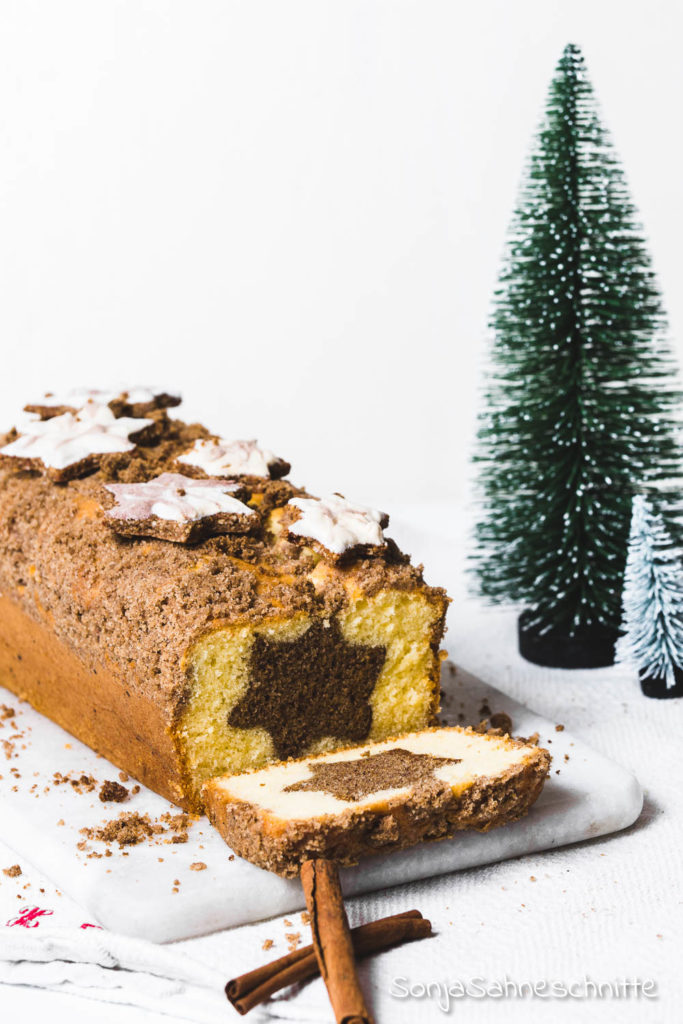 Ein perfekter einfacher köstlicher Weihnachtskuchen: lockerer weicher Zimtstern-Kuchen mit Streuseln #einfach #weich #zimtstern #weihnachten #weihnachtsfeier #backen