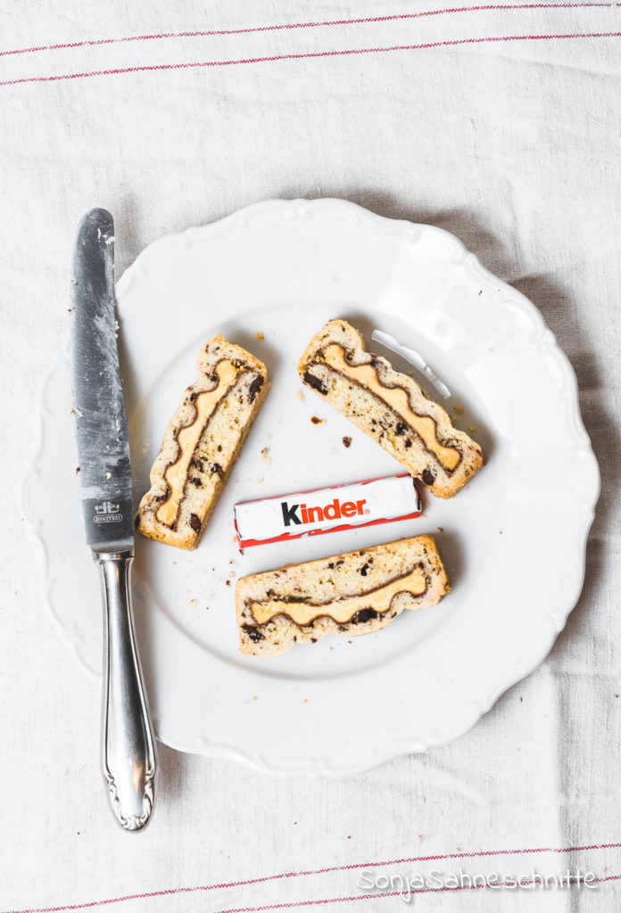 Kinderriegel 2.0 Wer Kinder-Riegel mag muss dieses Rezept ausprobieren! So etwas habt ihr noch nicht gegessen.  #kinderschokolade #kekse #backen #party